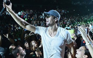 Iglesias thắng lớn ở giải Grammy Latin